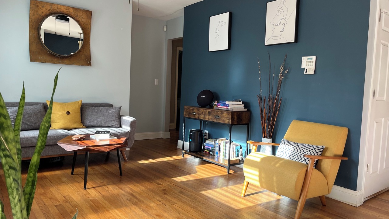 Photo of Livingroom in Candler-McAfee