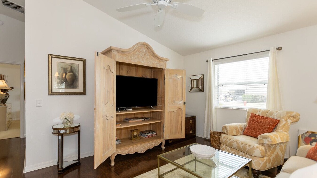 Photo of Livingroom in St. James