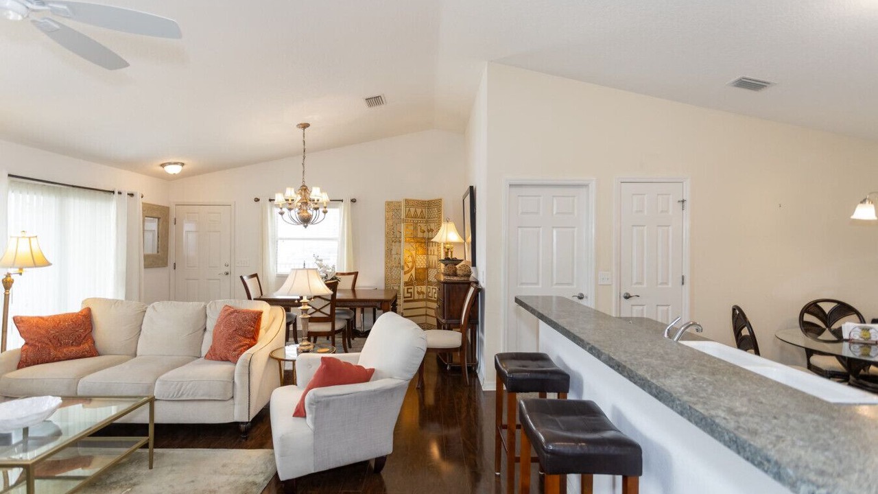Photo of Livingroom in St. James