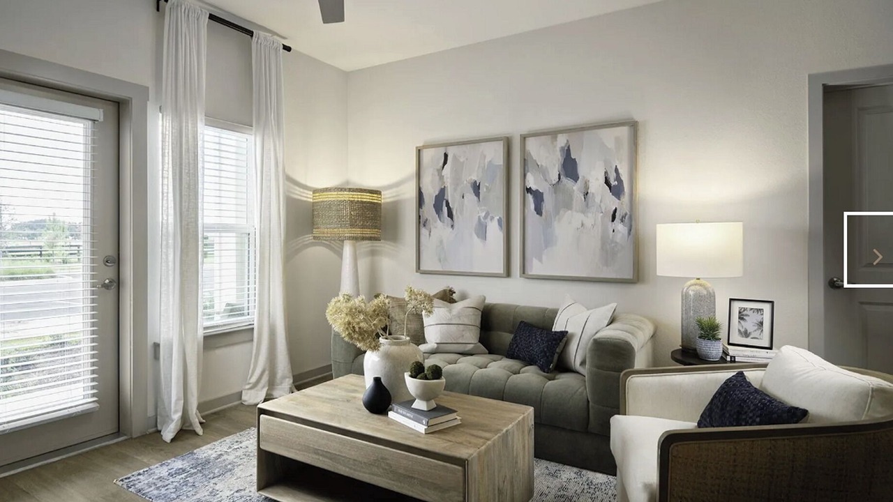 Photo of Livingroom in Candler