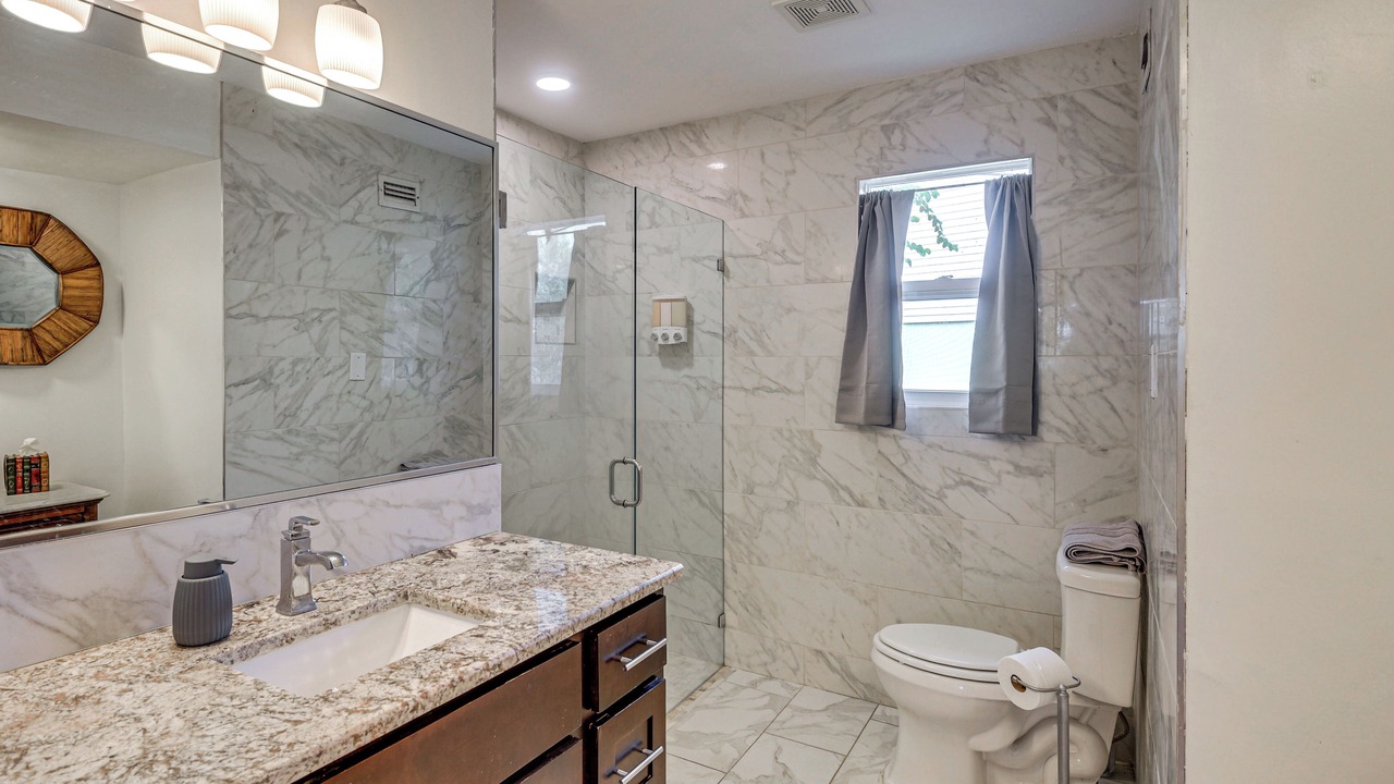Photo of Bathroom in Elizabeth Mcbrides Raulersons