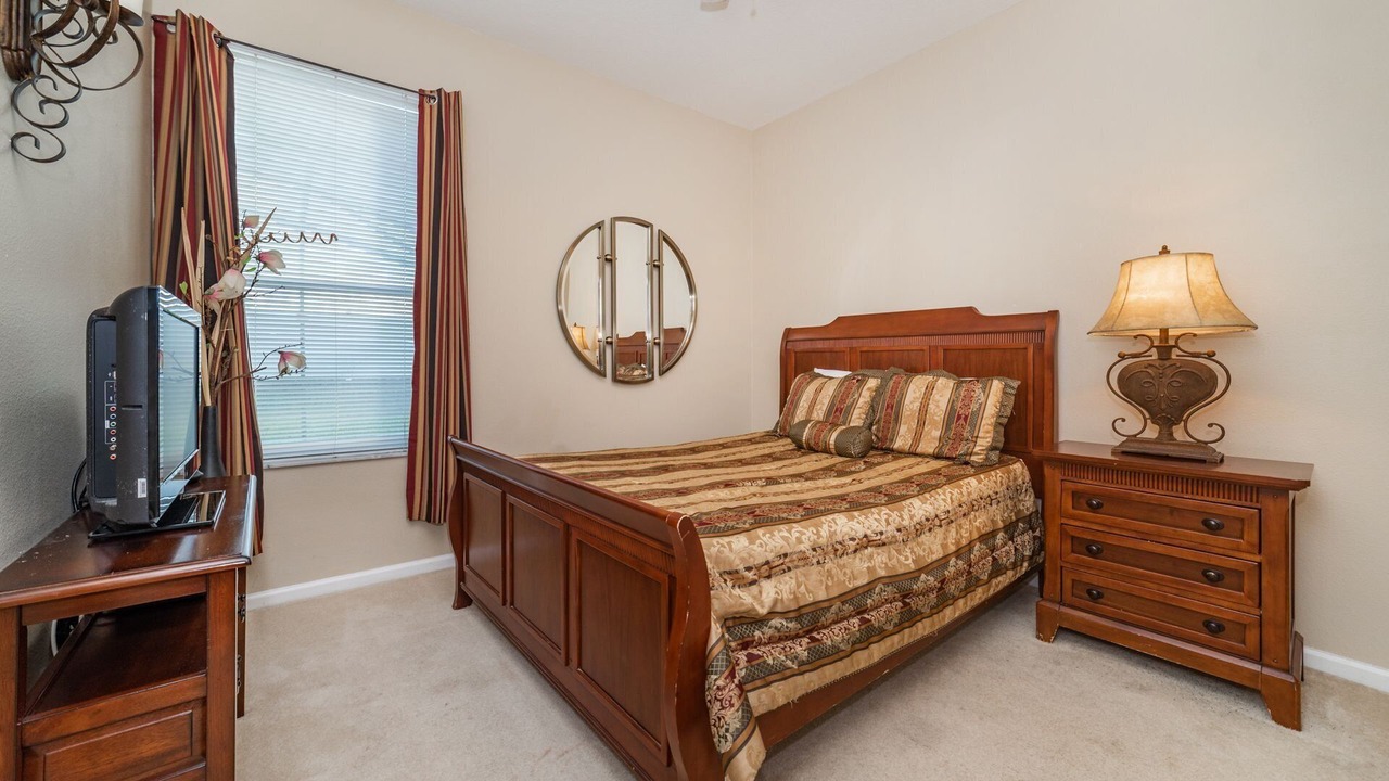 Photo of Bedroom in Windsor Palms
