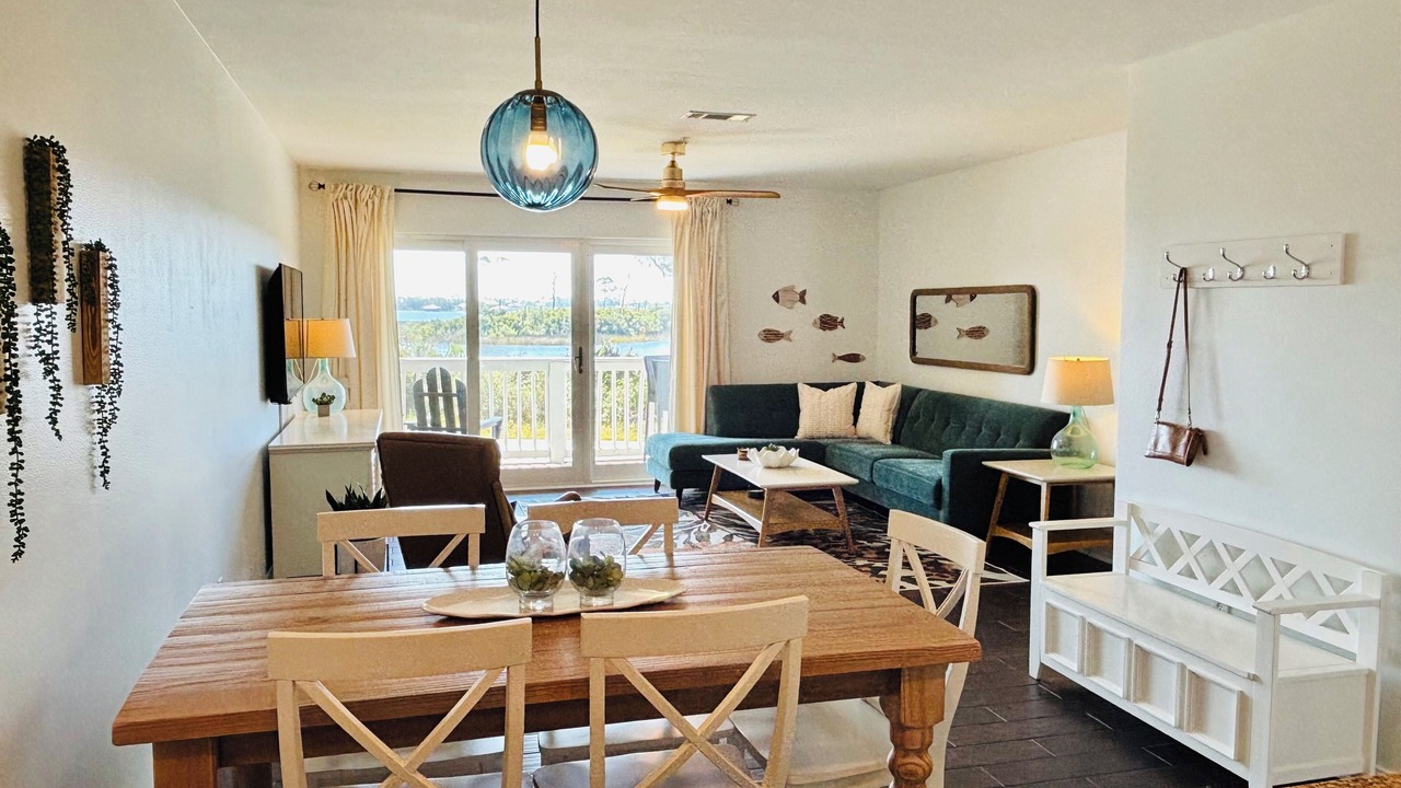Photo of Livingroom in Innerarity Townhomes