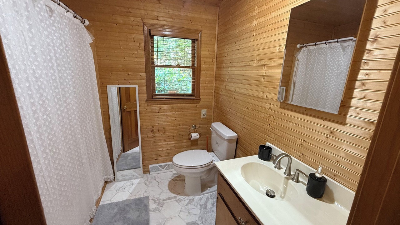 Photo of Bathroom in Townville