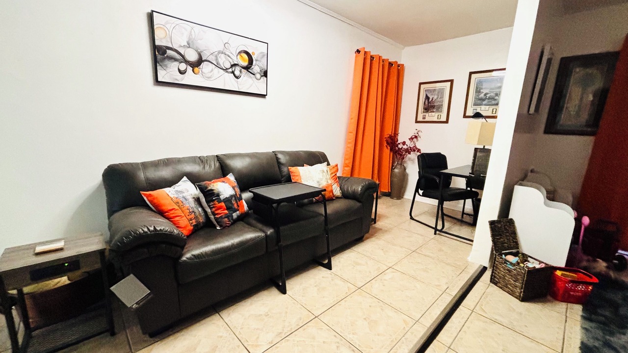Photo of Livingroom in Bay Crest Park