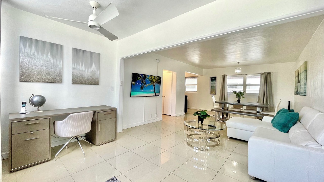 Photo of Livingroom in Dolphin Isles
