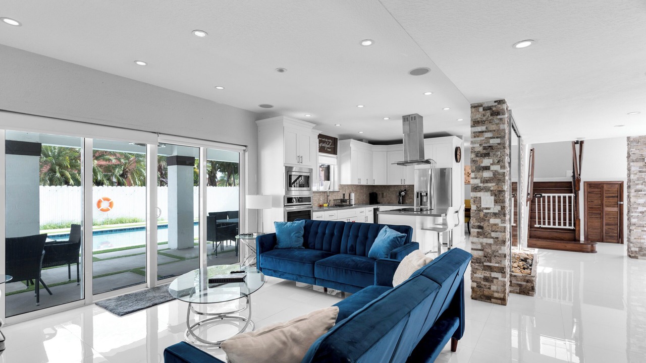 Photo of Livingroom in Ludlam