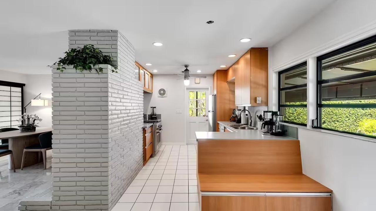 Photo of Kitchen in Lauderdale Harbours