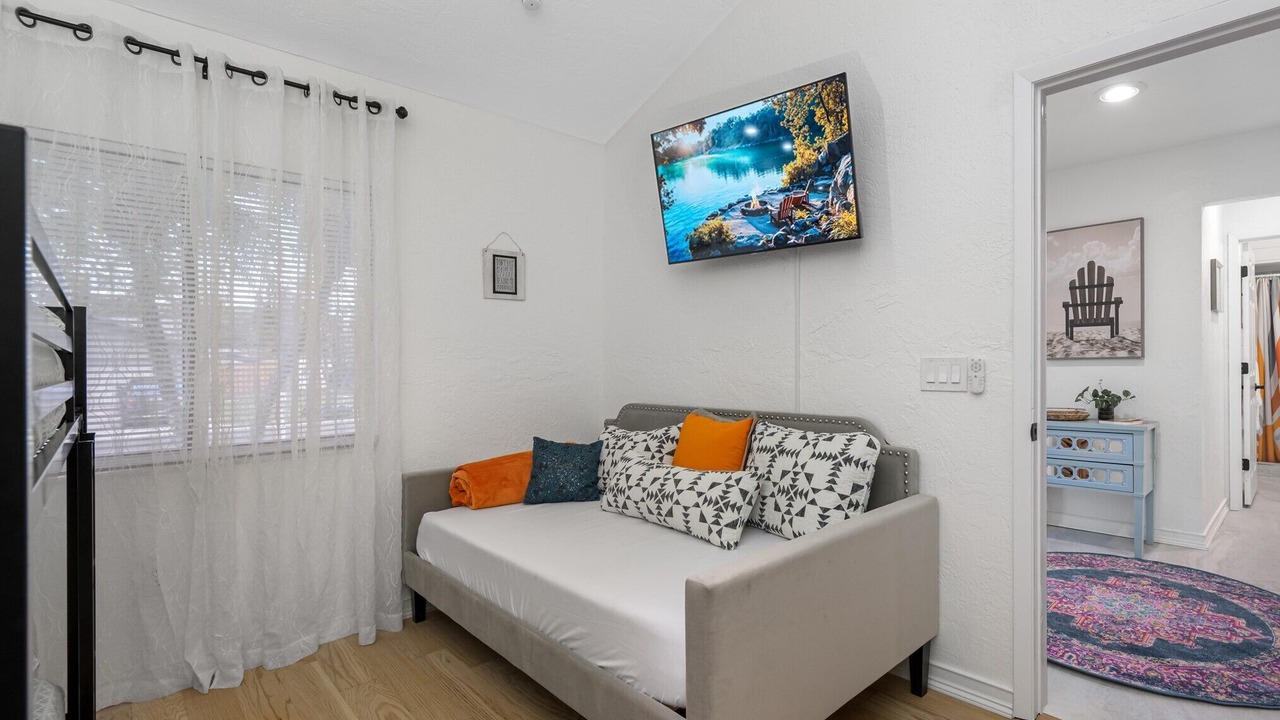 Photo of Livingroom in On Top of The World