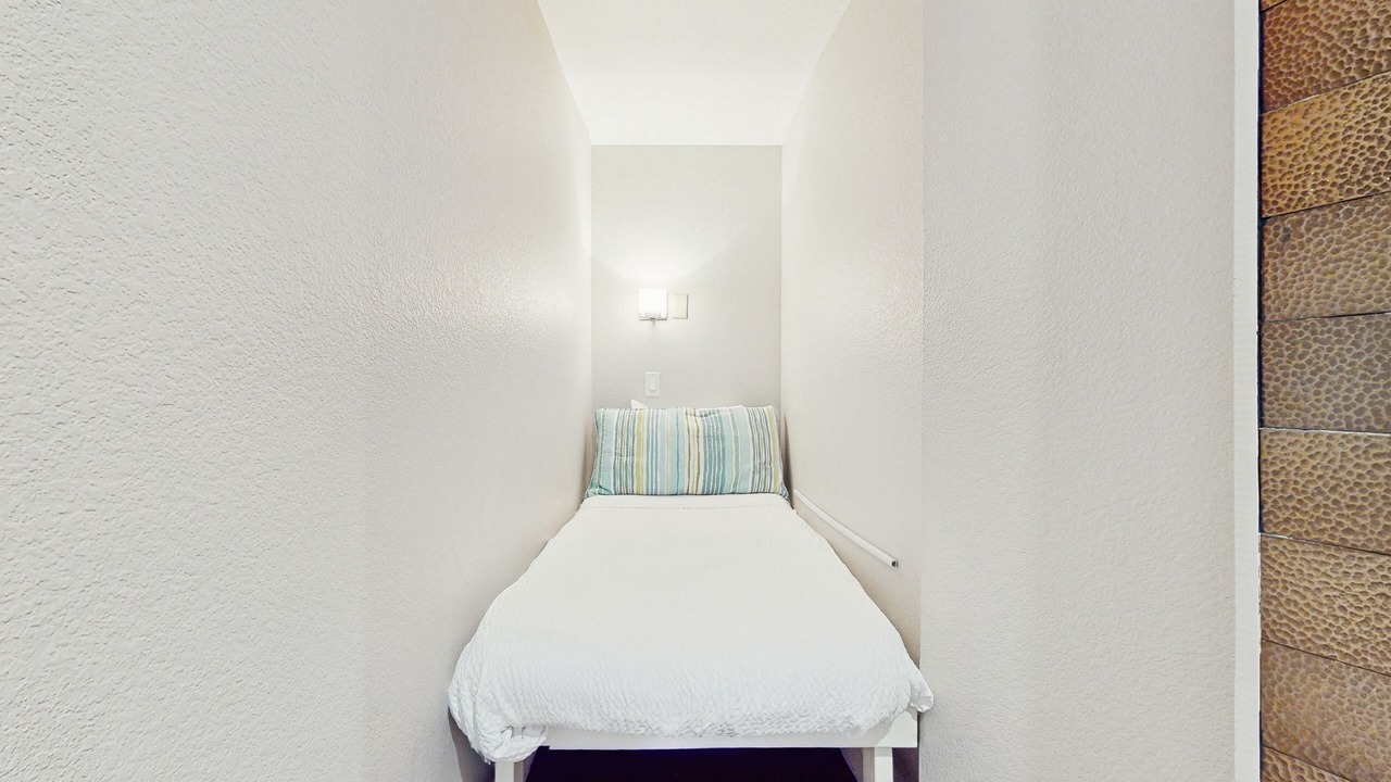Photo of Bedroom in Baytowne Wharf