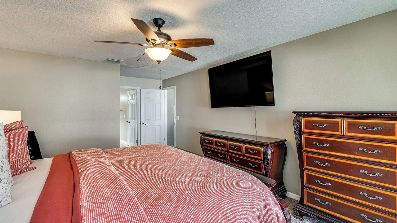 Photo of Bedroom in Lake Davenport Estates