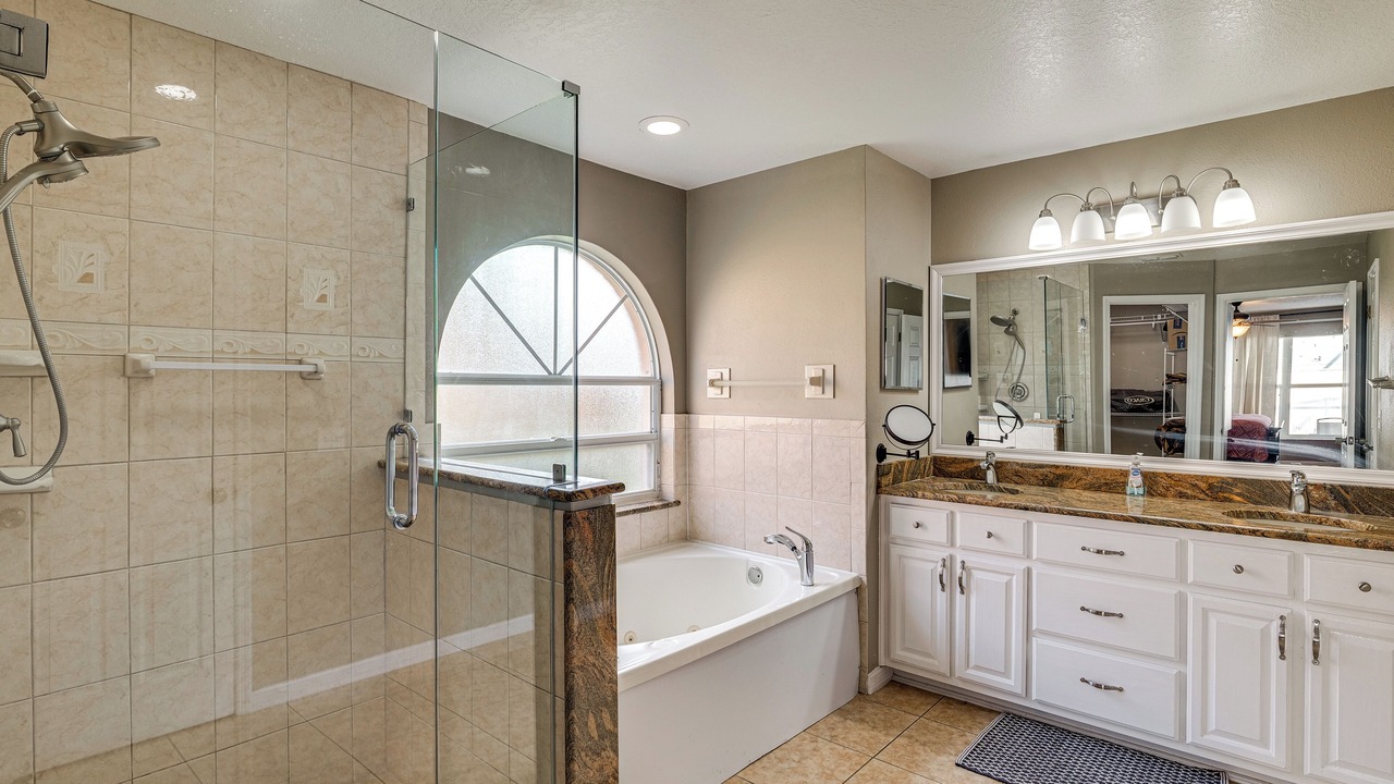 Photo of Bathroom in Lake Davenport Estates