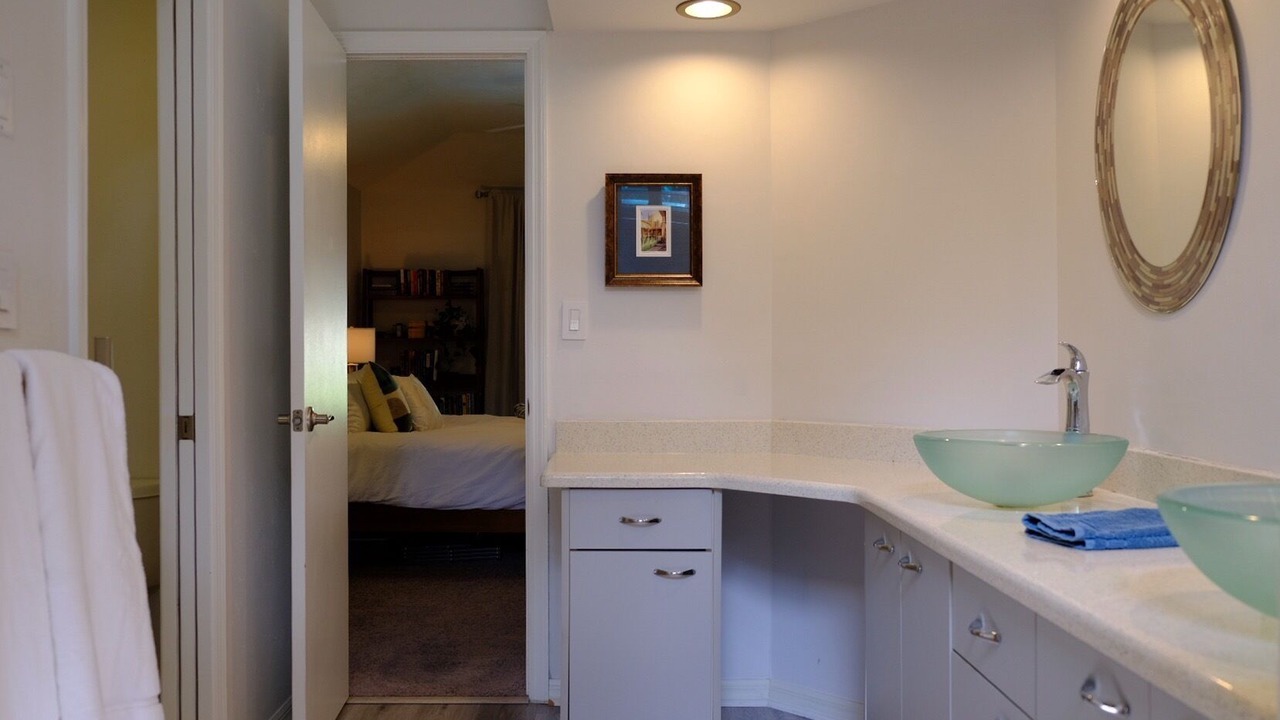 Photo of Bedroom in Haile Plantation