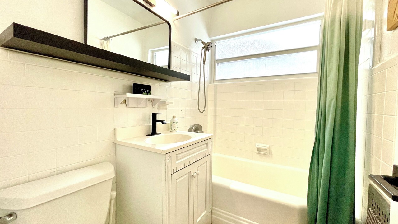 Photo of Bathroom in Dolphin Isles