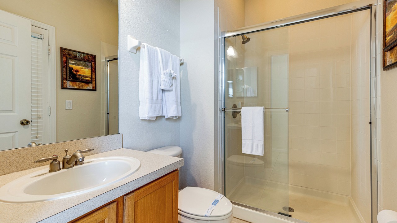 Photo of Bathroom in Trafalgar Village