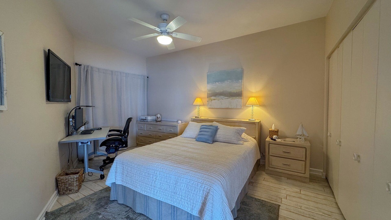 Photo of Bedroom in Isles of Capri