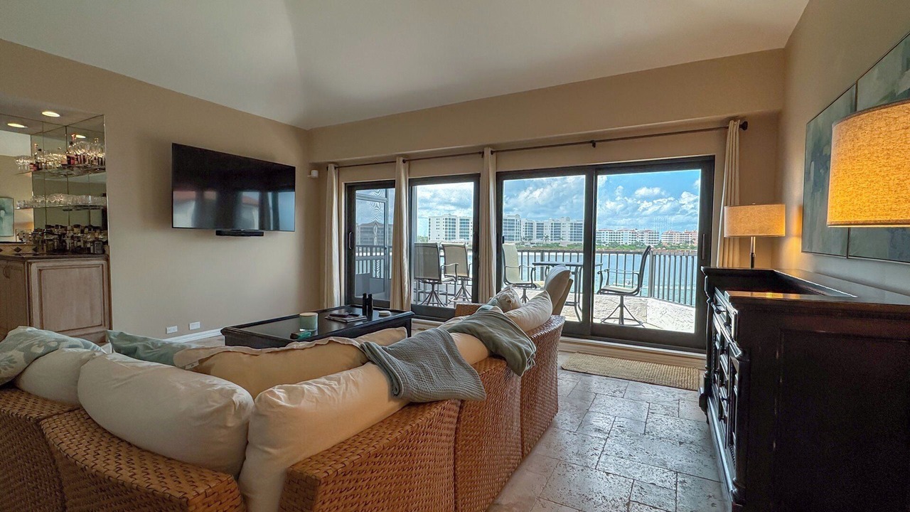 Photo of Livingroom in Isles of Capri