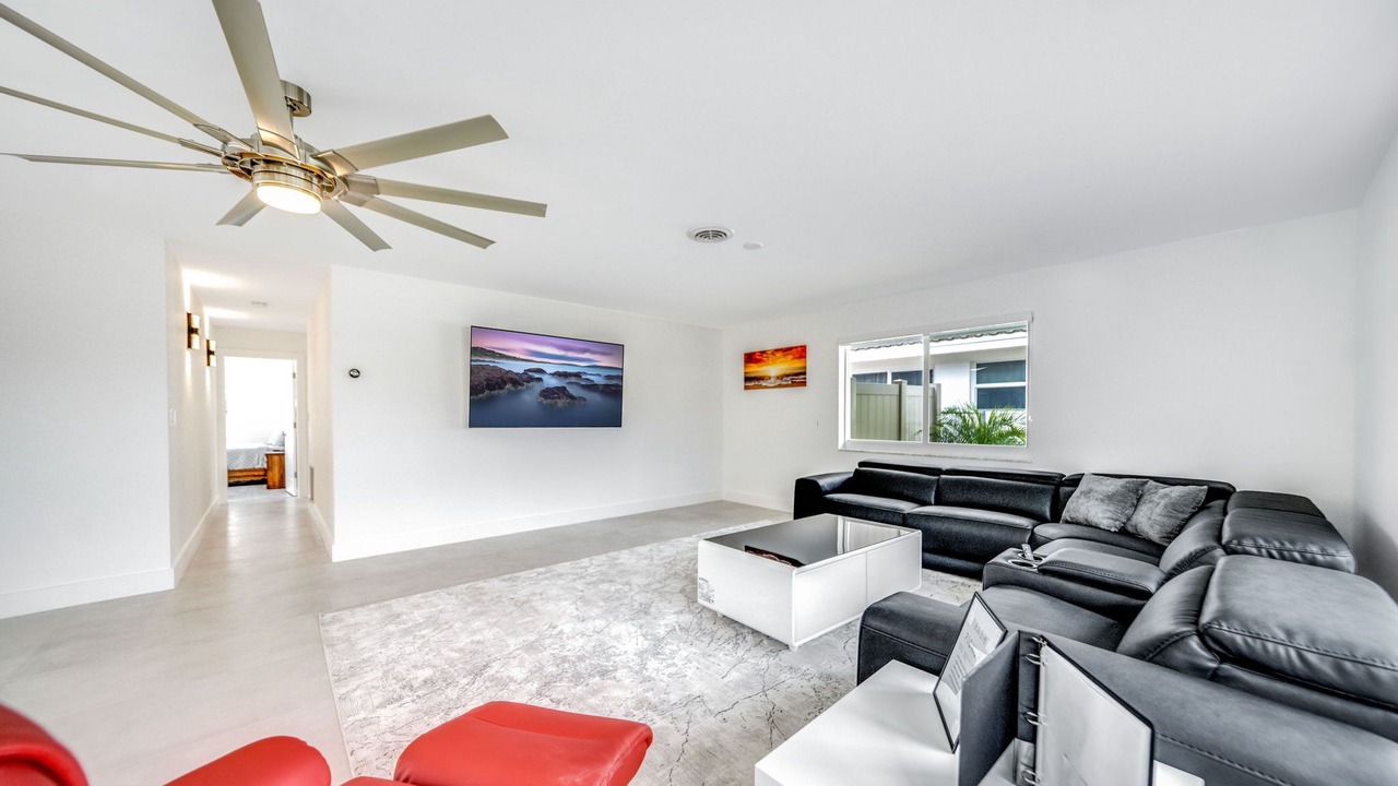 Photo of Livingroom in Coral Ridge Isles