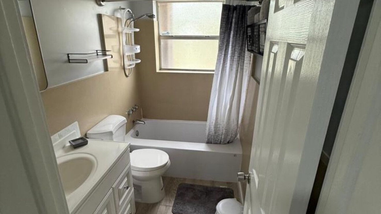 Photo of Bathroom in Central Fort Lauderdale