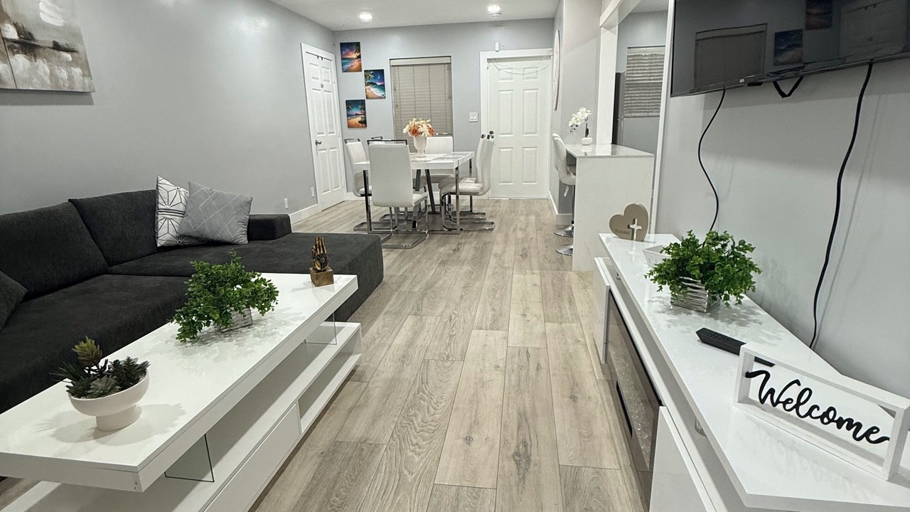 Photo of Livingroom in Central Fort Lauderdale