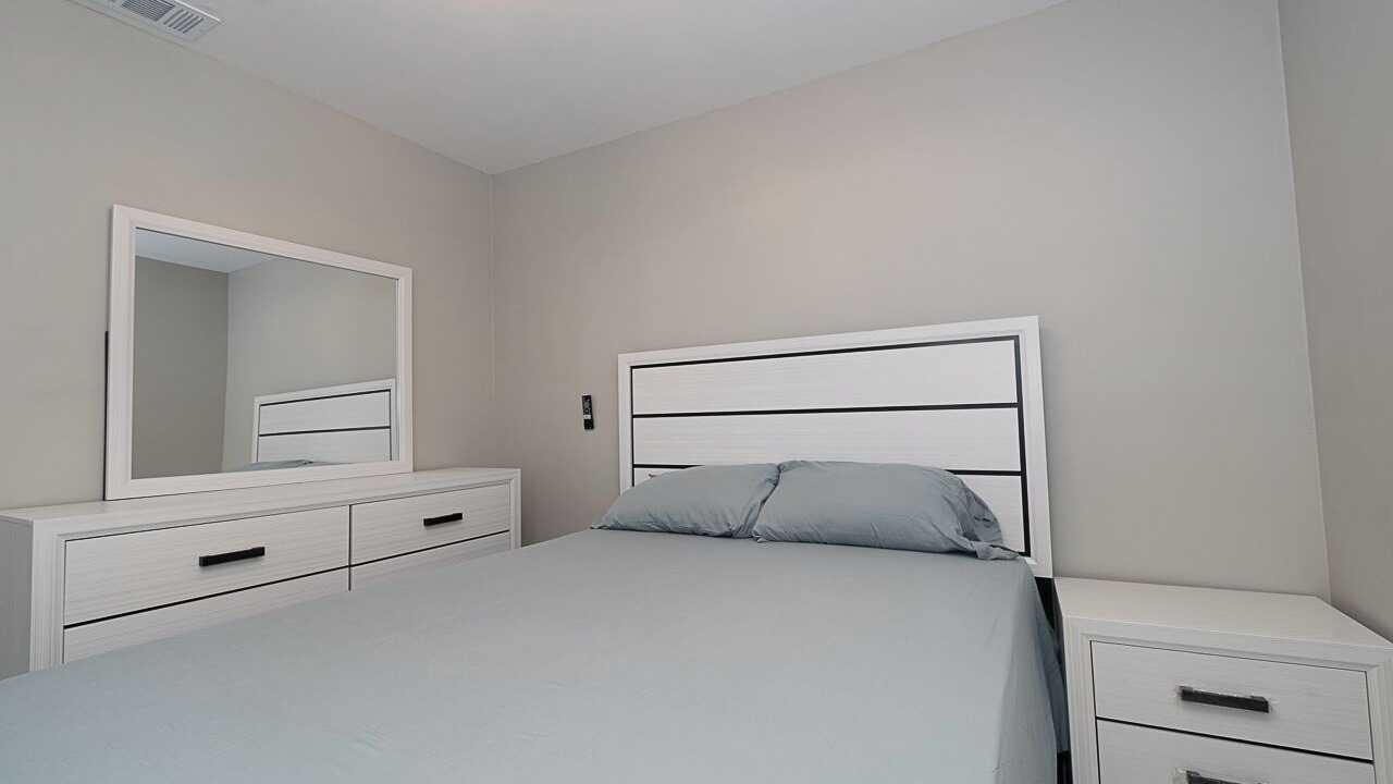 Photo of Bedroom in North Lauderdale