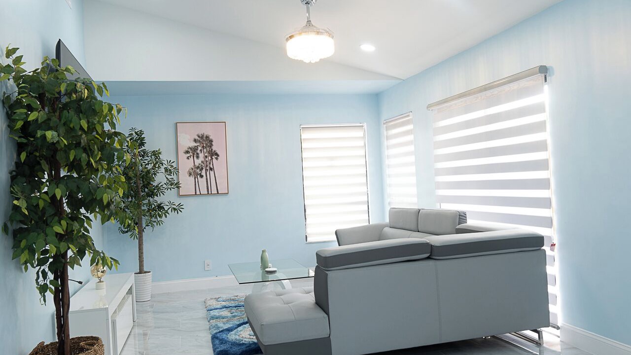 Photo of Livingroom in North Lauderdale