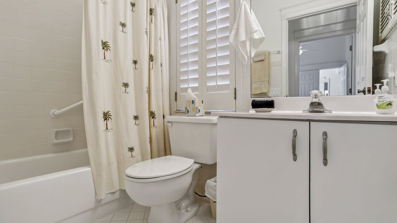 Photo of Bathroom in Crown Pointe