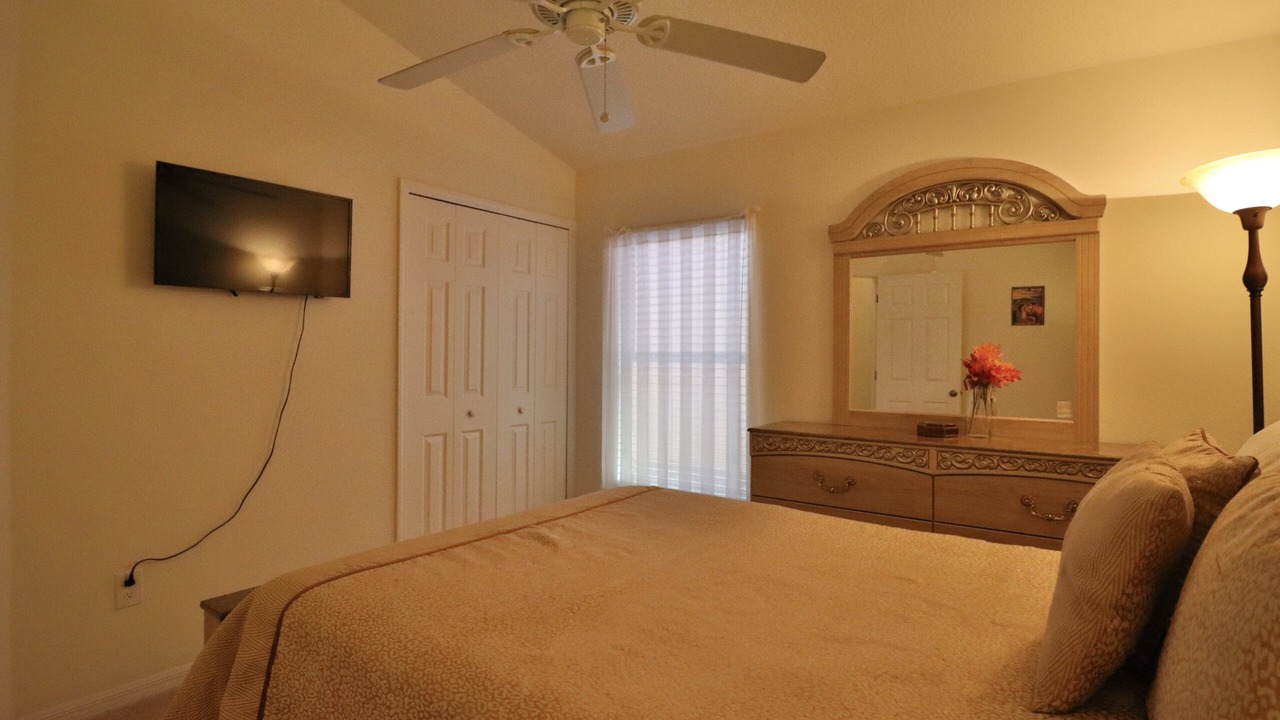 Photo of Bedroom in Watersong
