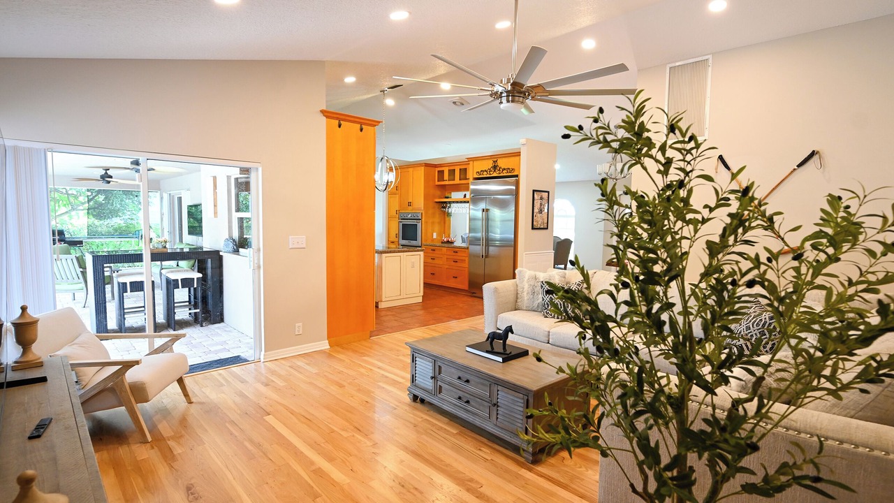 Photo of Livingroom in Equestrian Walk