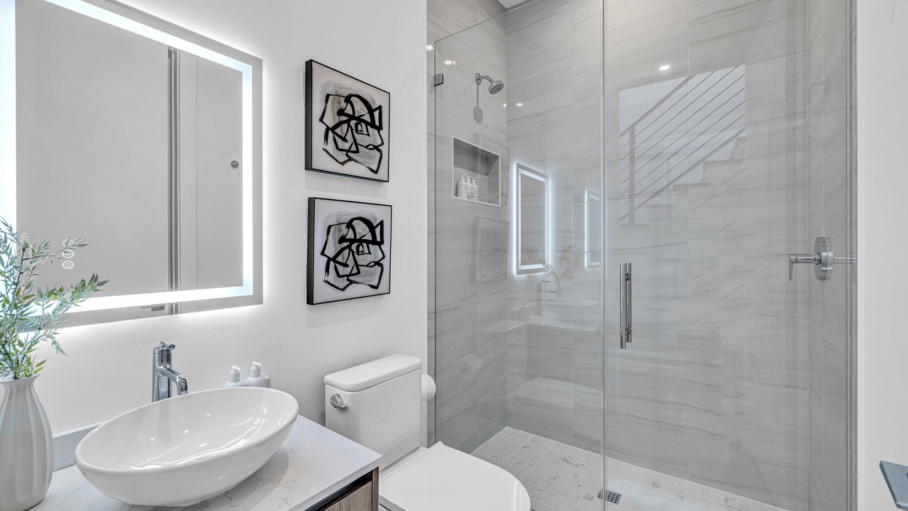 Photo of Bathroom in Harbordale