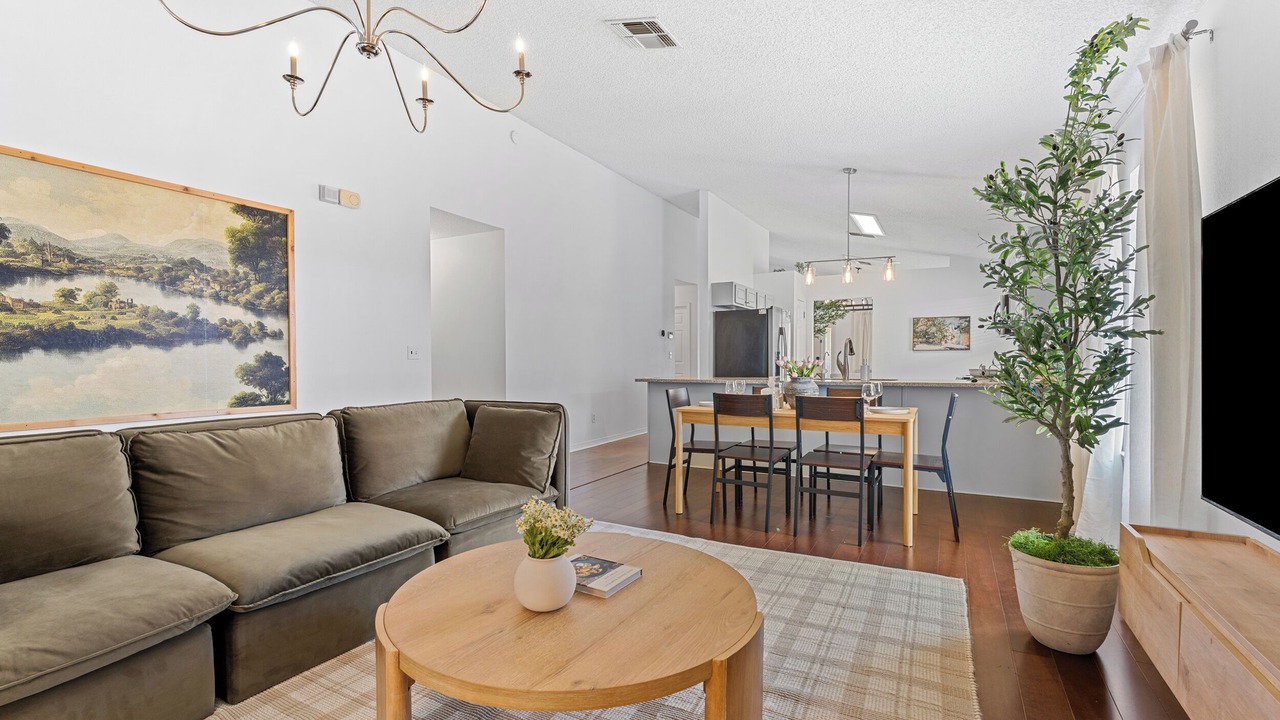 Photo of Livingroom in Westside