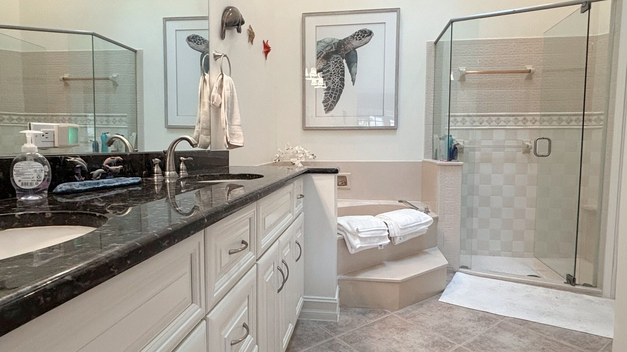 Photo of Bathroom in Imperial Golf Estates