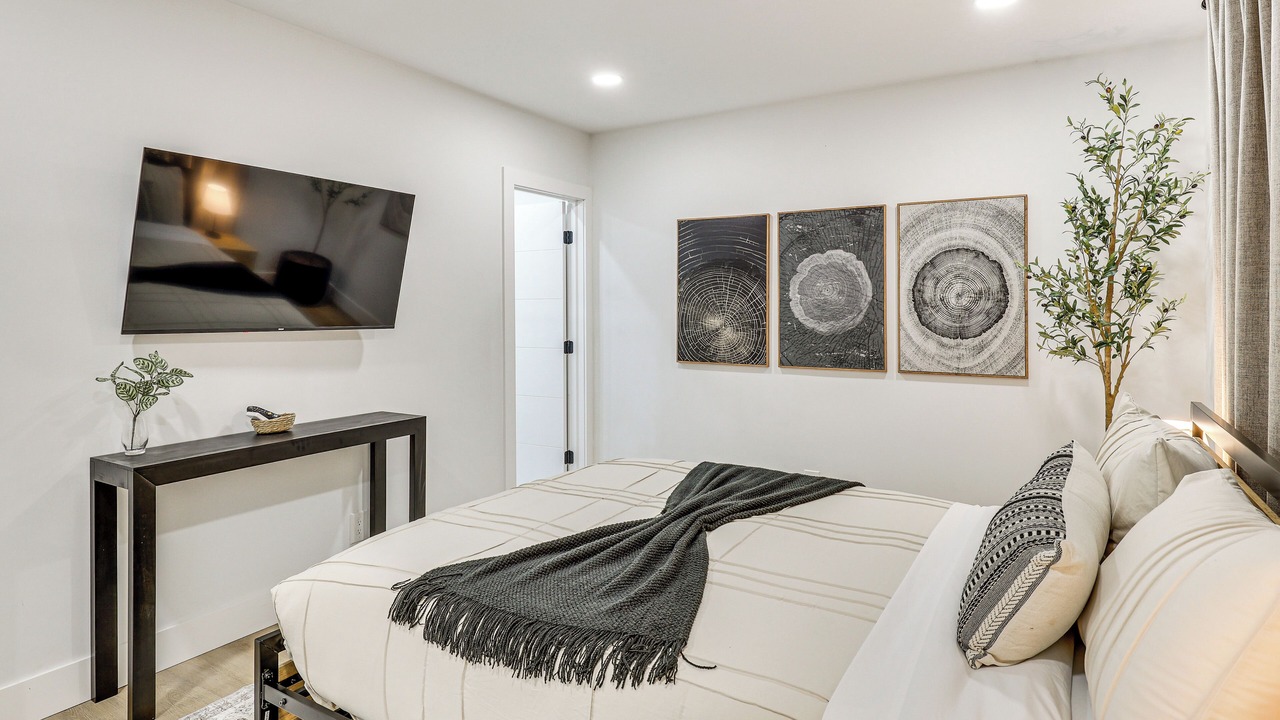 Photo of Bedroom in Coral Springs