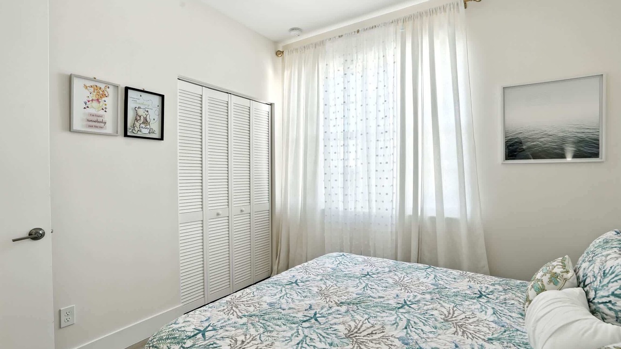 Photo of Bedroom in Beachwalk Isles