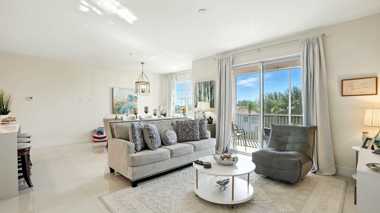Photo of Livingroom in Beachwalk Isles