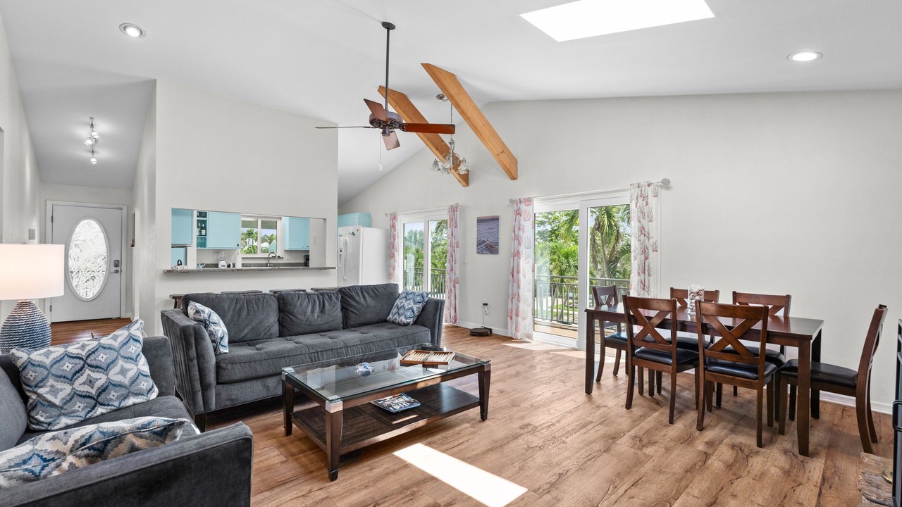 Photo of Livingroom in Longbeach Village
