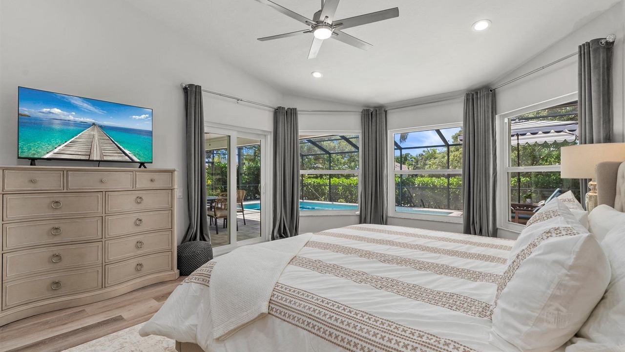 Photo of Bedroom in Bee Ridge