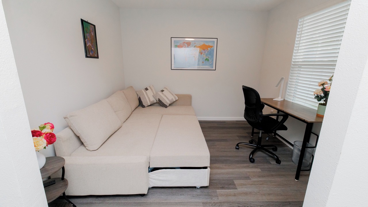 Photo of Livingroom in Northside