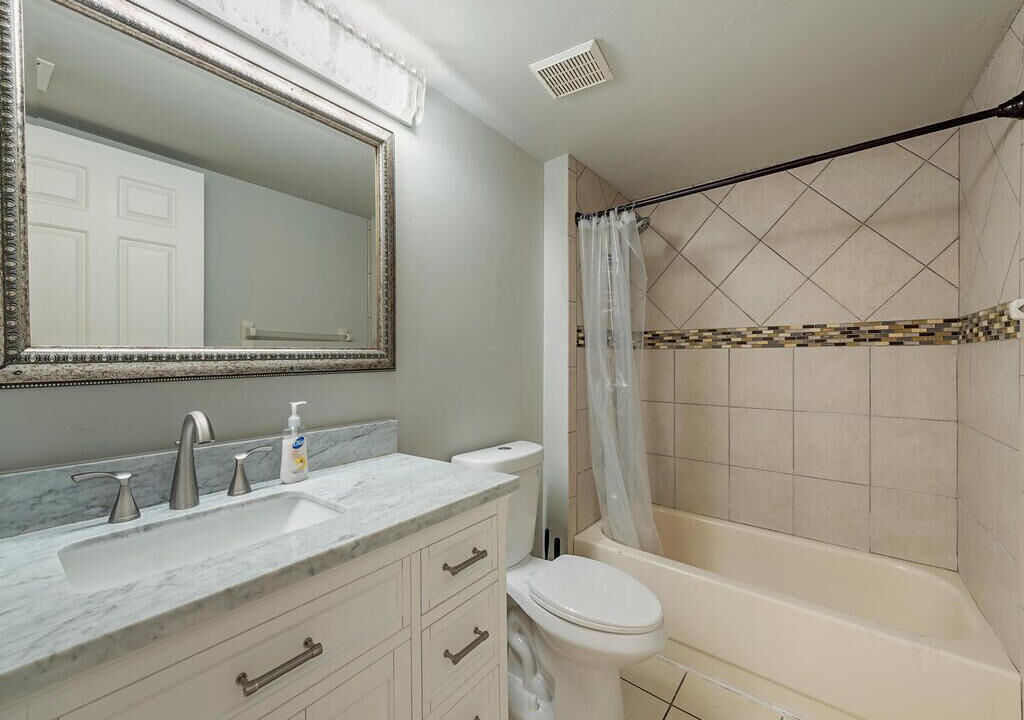 Photo of Bathroom in Lely Golf Estates