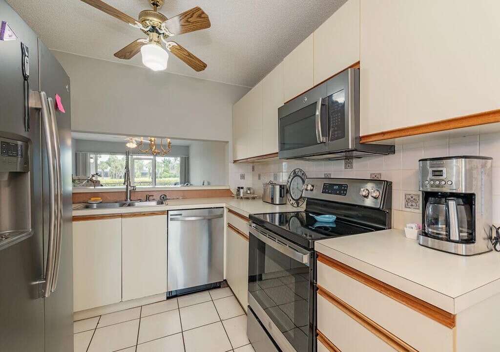 Photo of Kitchen in Lely Golf Estates