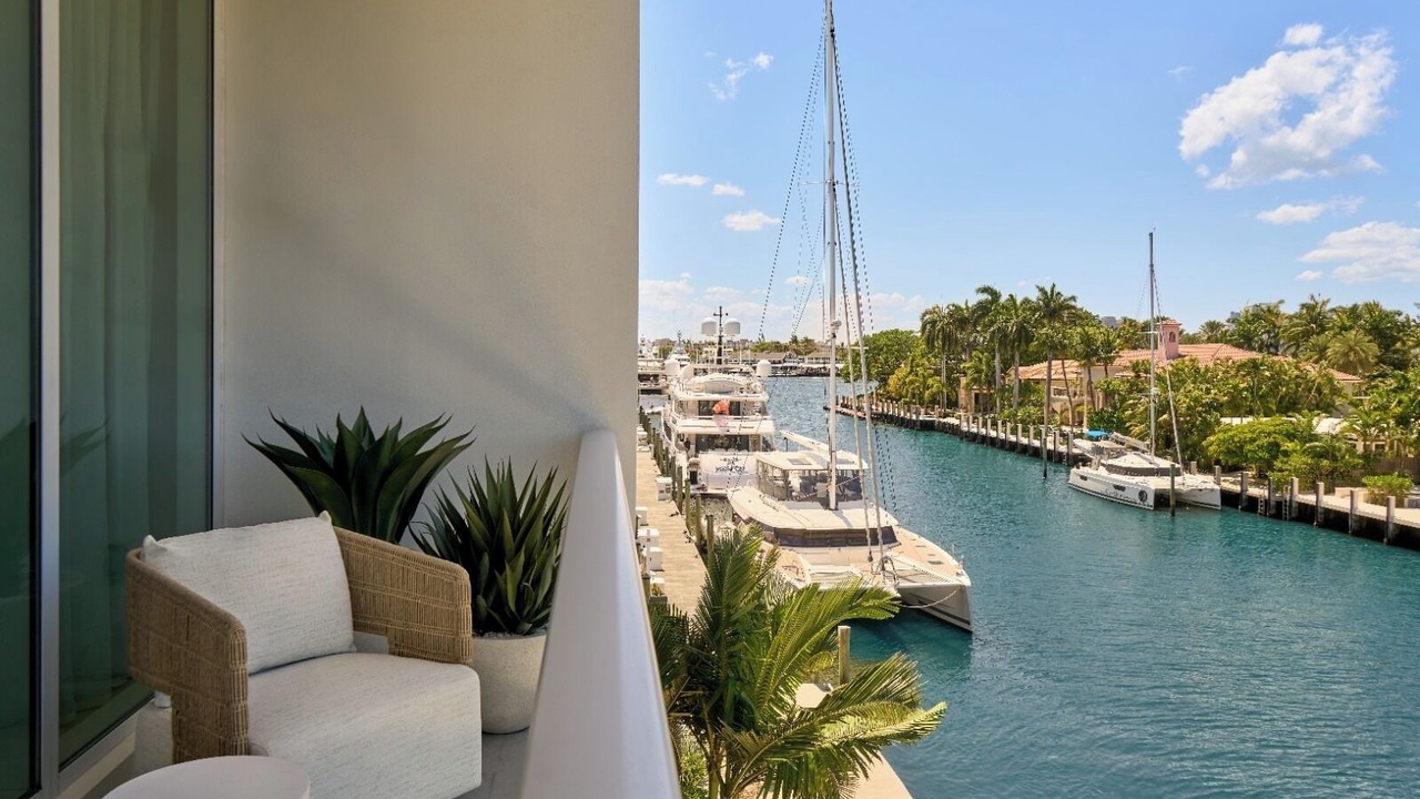 Photo of Patio Balcony in 17th Street Causeway