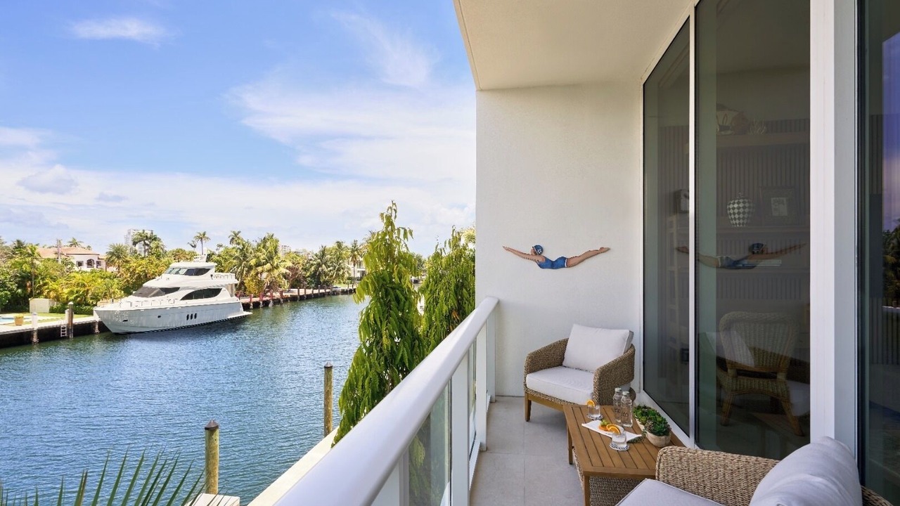 Photo of Patio Balcony in 17th Street Causeway