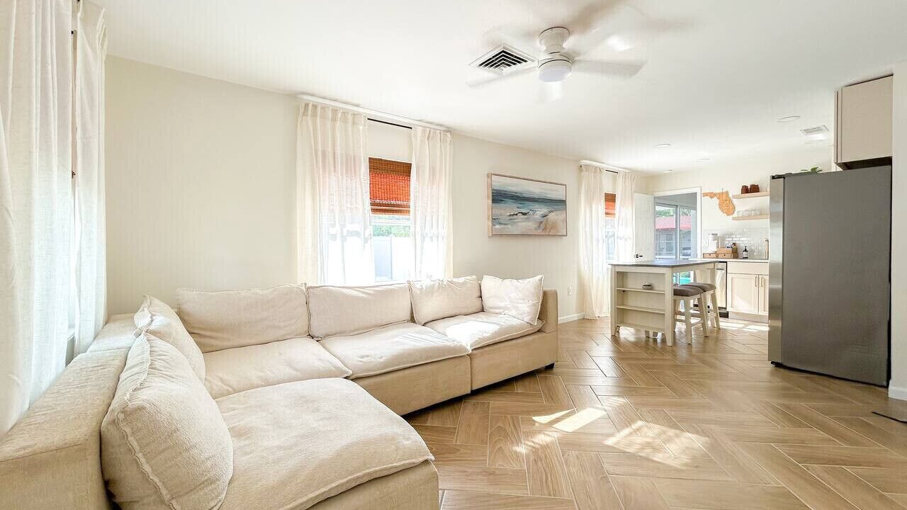 Photo of Livingroom in Laurel
