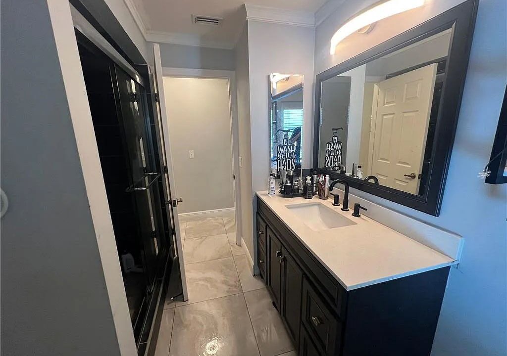 Photo of Bathroom in San Carlos Park