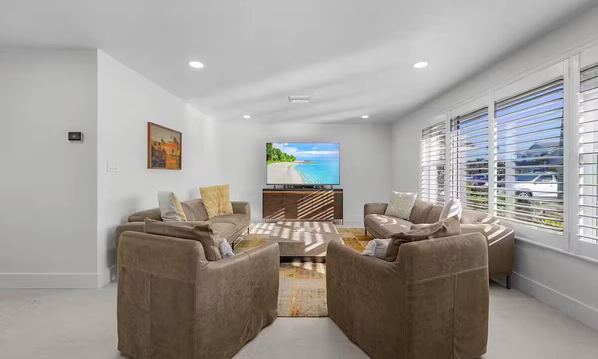 Photo of Livingroom in Lochmoor Waterway Estates
