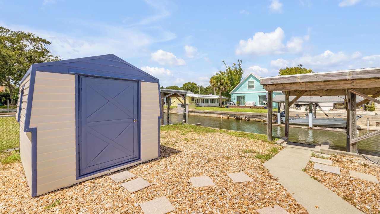 Photo of Outdoor in Water Front Park