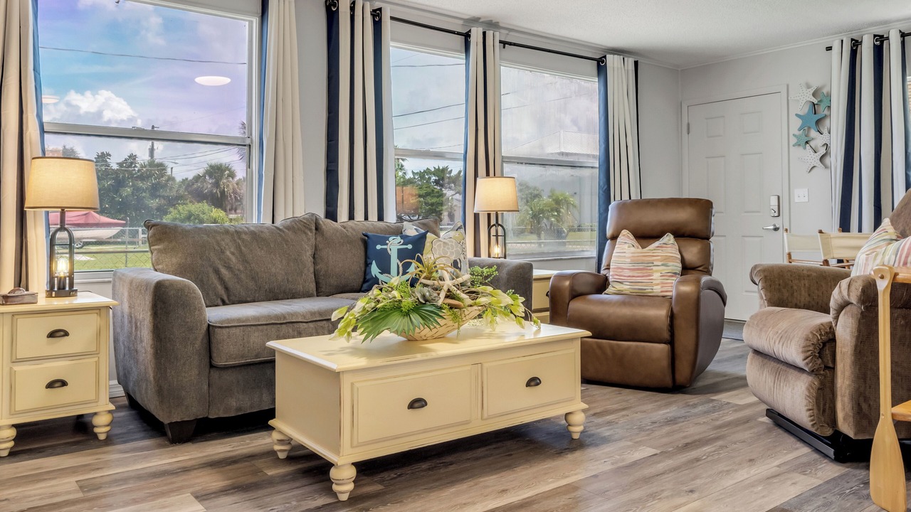 Photo of Livingroom in Water Front Park