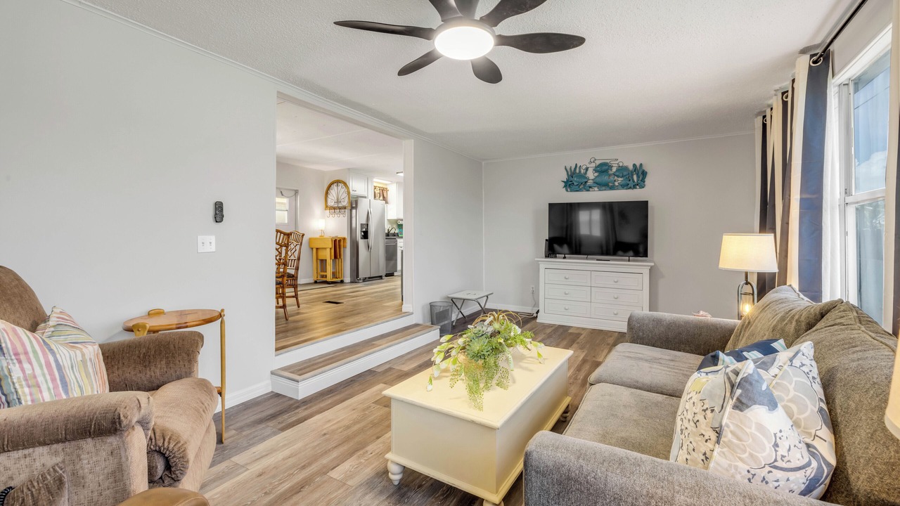 Photo of Livingroom in Water Front Park