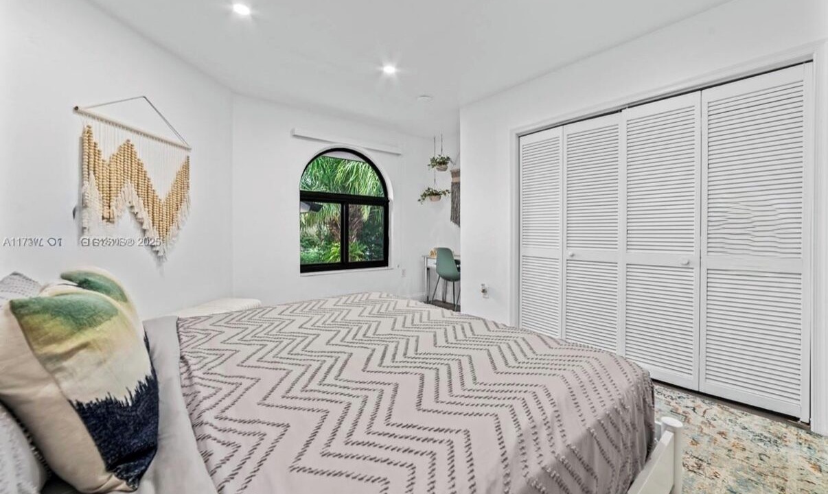 Photo of Bedroom in Ludlam