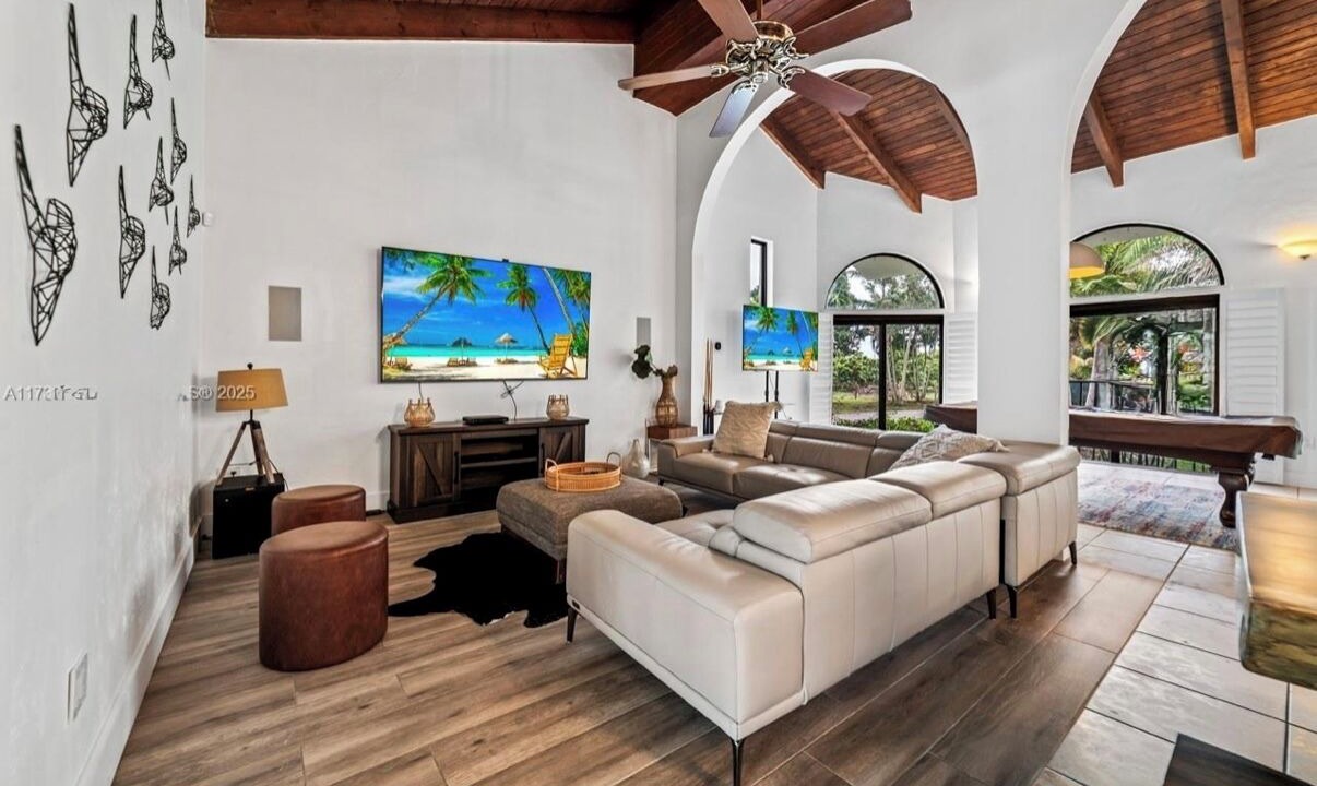 Photo of Bedroom in Ludlam